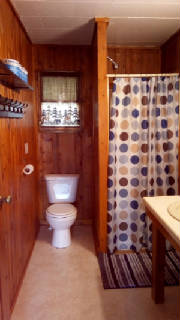 Cabin_8bathroom.jpg