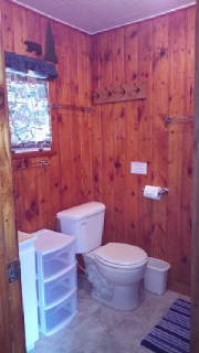 cabin_2_bathroom.jpg
